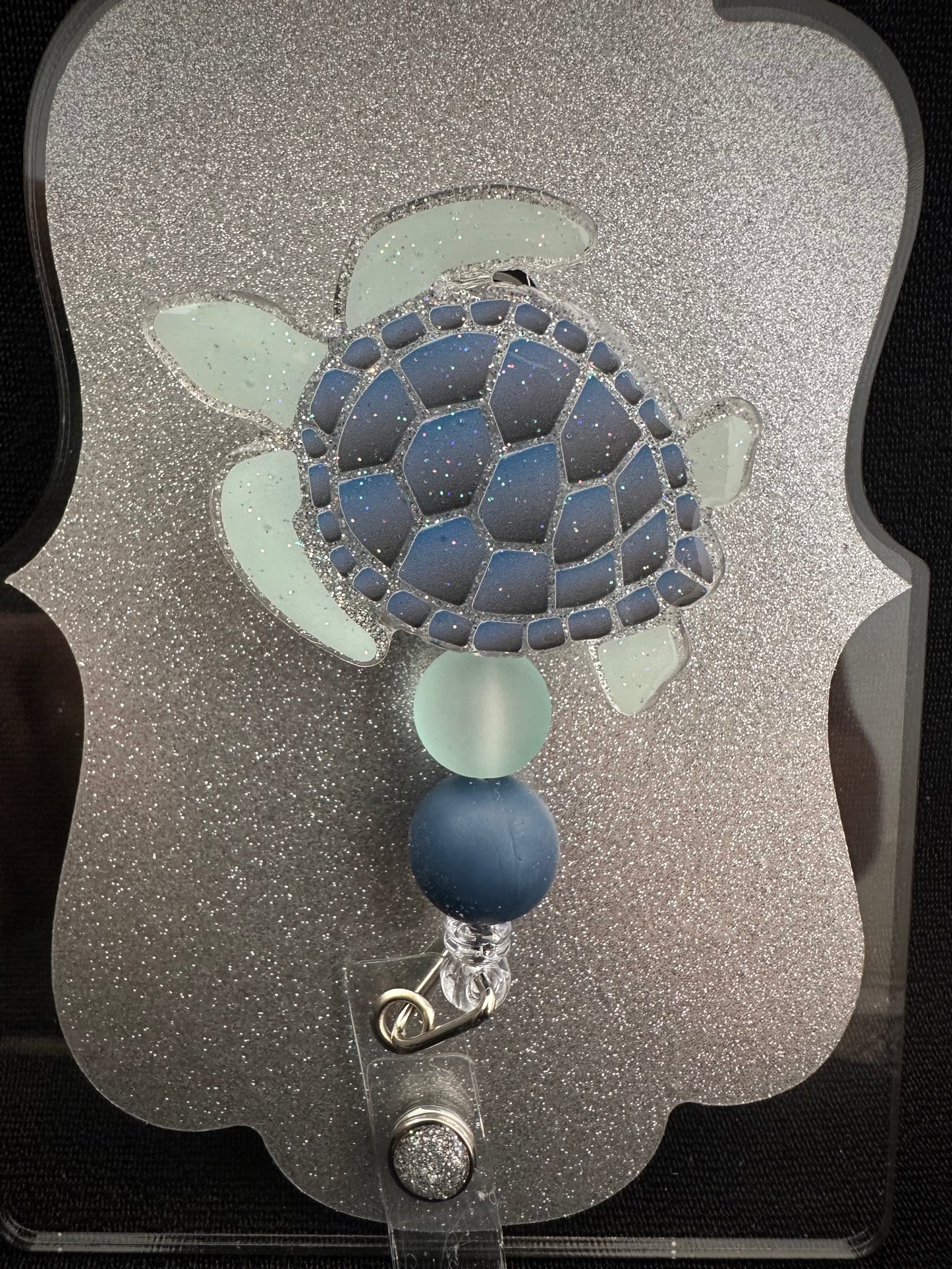 Sea Turtle Badge Reel with beads, Beautiful Nurse or Office Staff Gift, Retractable Alligator Clip